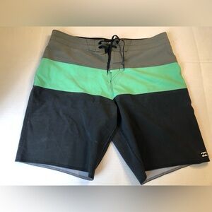 Billabong Recycler Tribong Pro Swim Shorts Men’s Size 33 Green Gray Surf